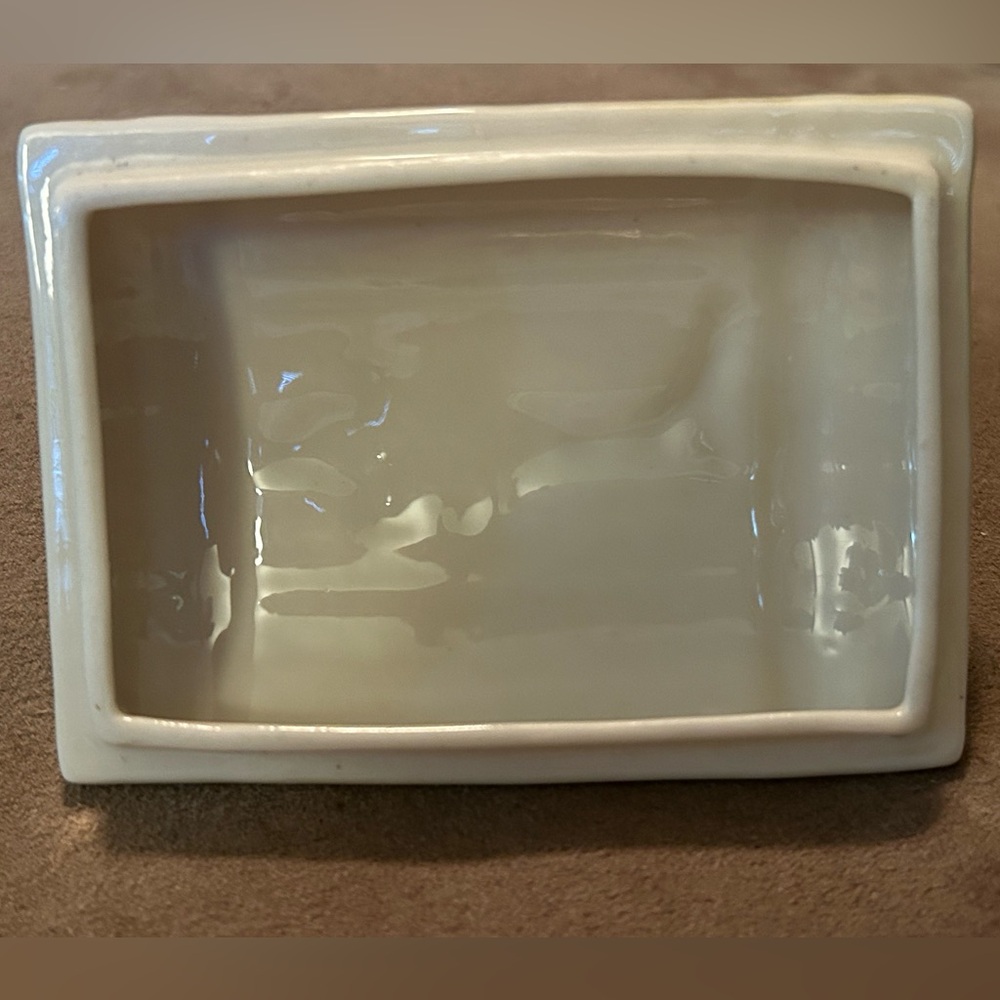 Vintage Belleek Acorn Lidded Box - Picture 11 of 15
